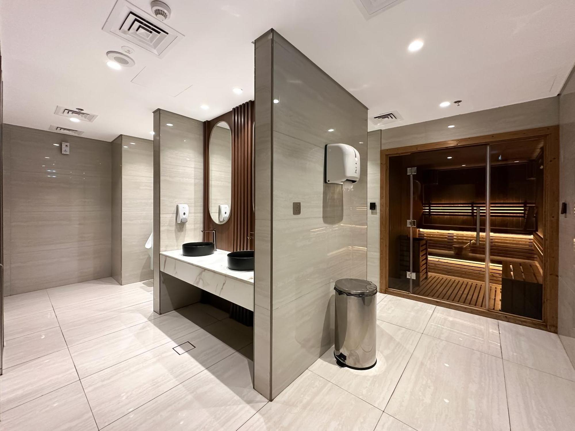 Trophy-luxe Living In A Blue-hued Haven Dubai