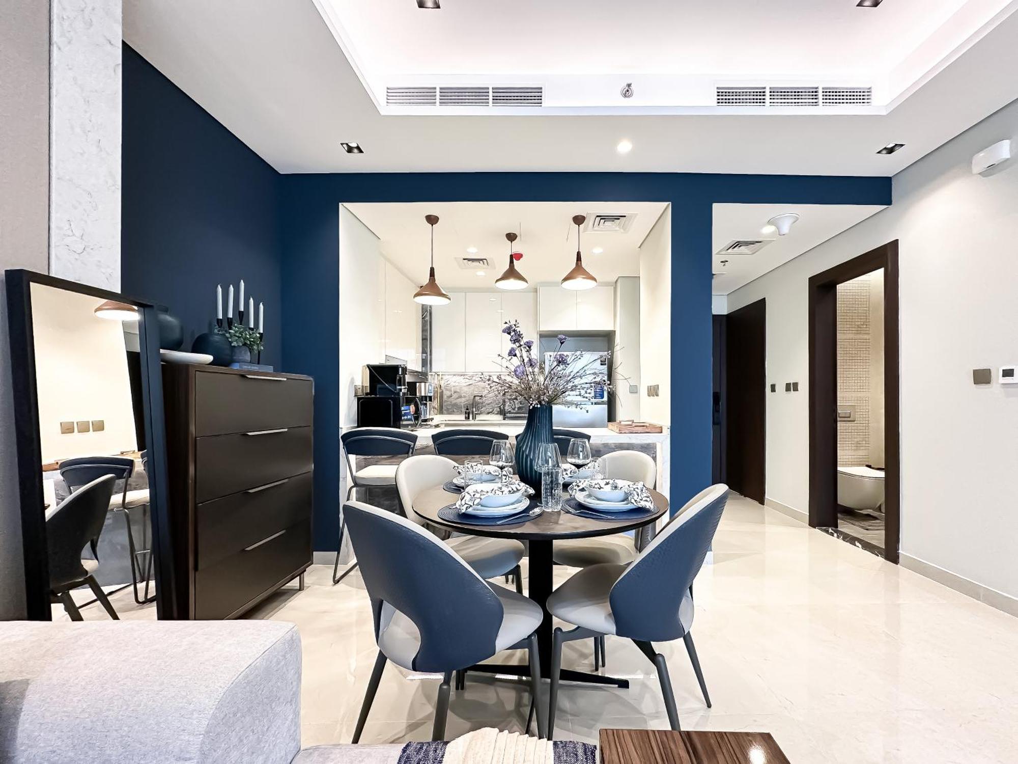 Appartement Trophy-luxe Living In A Blue-hued Haven *
