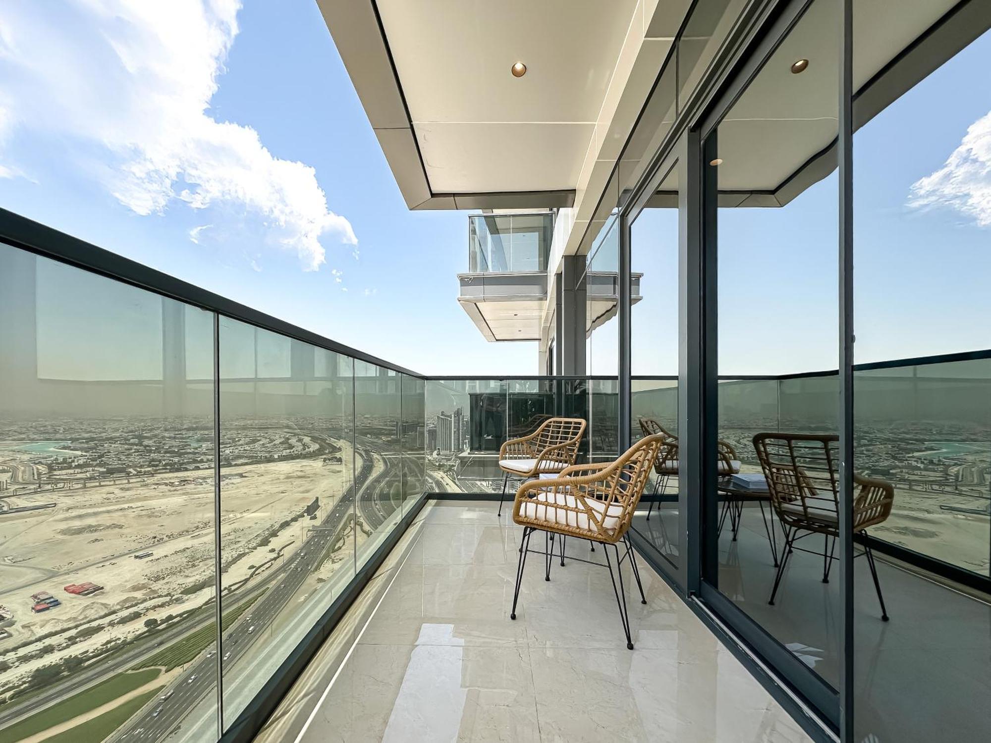 Trophy-luxe Living In A Blue-hued Haven Appartement Dubai